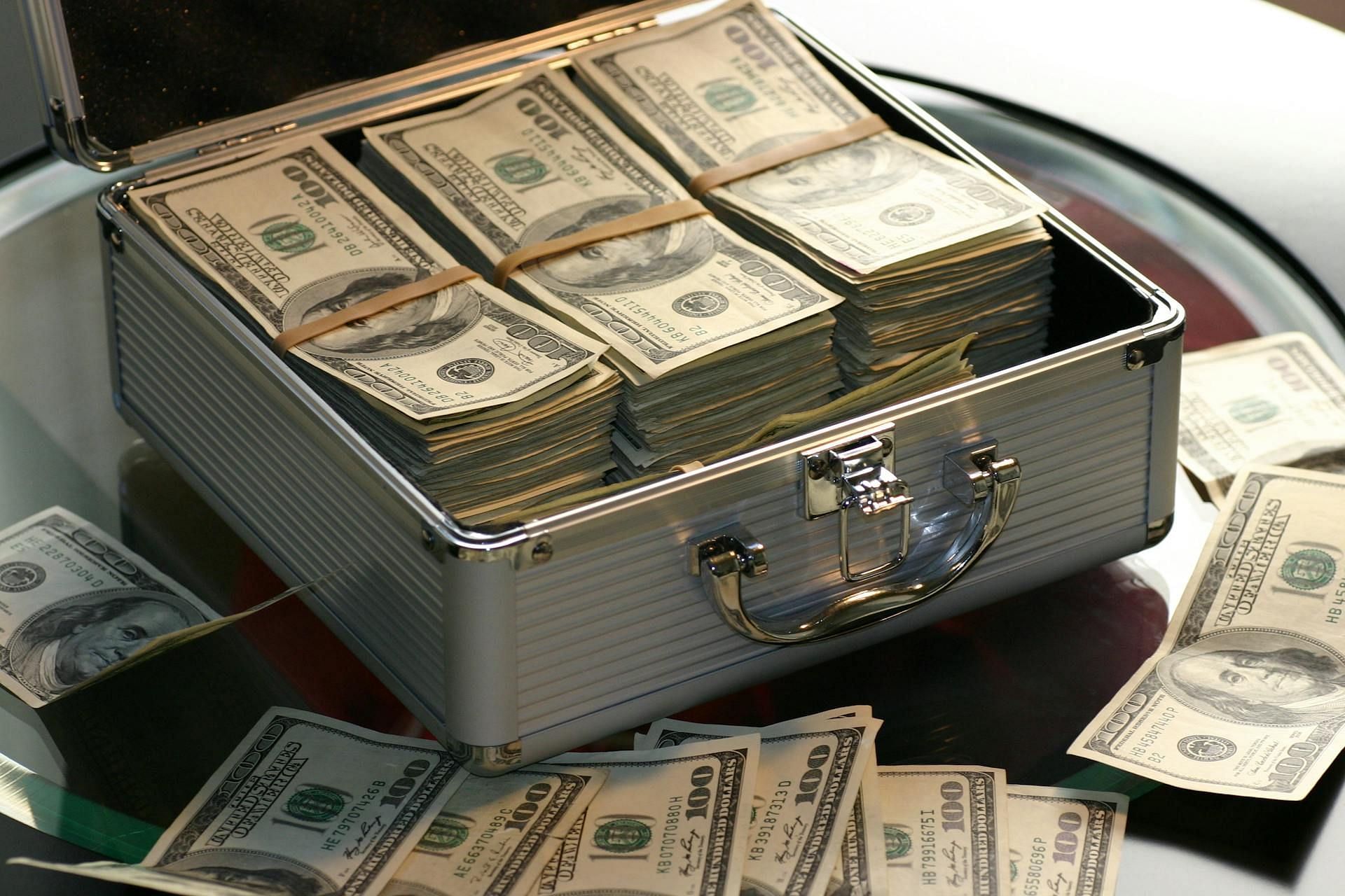 James William Lewis demanded a ransom of $ 1 million to stop the Chicago Tylenol murders (Image via Pexels)